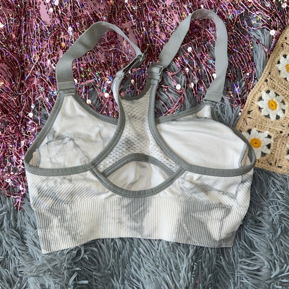 - cute marble sports bra !🫧🪩 - Picture 2 of 5